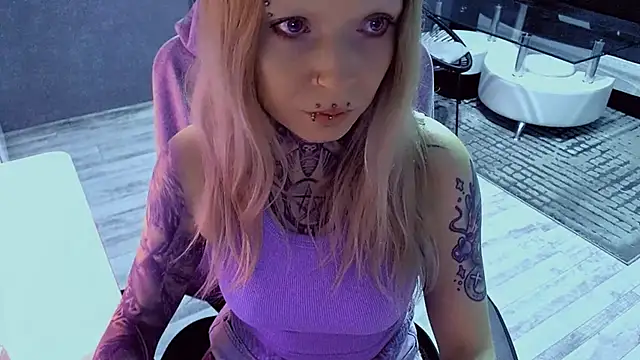 Snapshot of InesGold chatting on 04-18-26, 03:16 InesGold online show from 04-18-26, 03:16