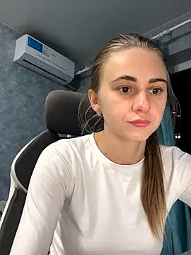 GraceTorrez online show from 11-19-25, 05:13