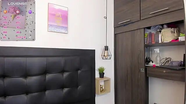 Snapshot of sweet_abby1 chatting on 12-18-24, 12:18 sweet abby1 online show from 12-18-24, 12:18