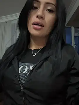 Snapshot of Sara_luna_ chatting on 01-11-25, 11:24 Sara luna  online show from 01-11-25, 11:24