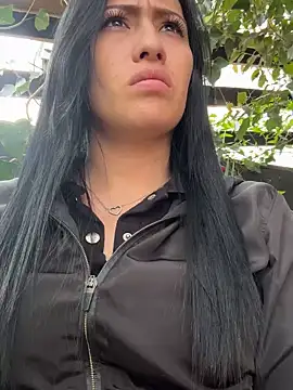 Snapshot of Sara_luna_ chatting on 03-13-25, 09:37 Sara luna  online show from 03-13-25, 09:37