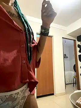 Snapshot of sammoura01 chatting on 11-09-25, 02:21 sammoura01 online show from 11-09-25, 02:21