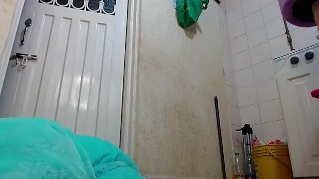 GabyThoms online show from 01-15-25, 01:02