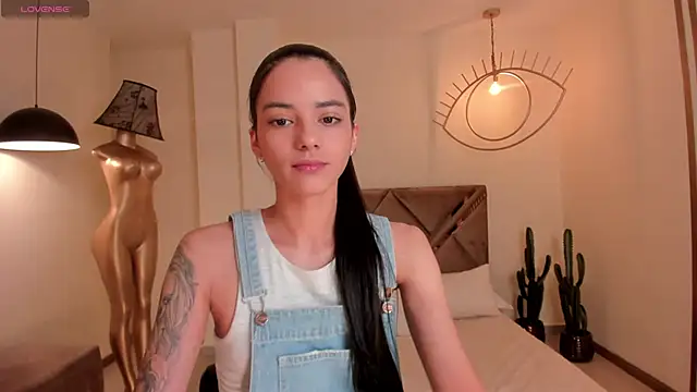 HannahJamesX online show from 12-06-24, 05:22