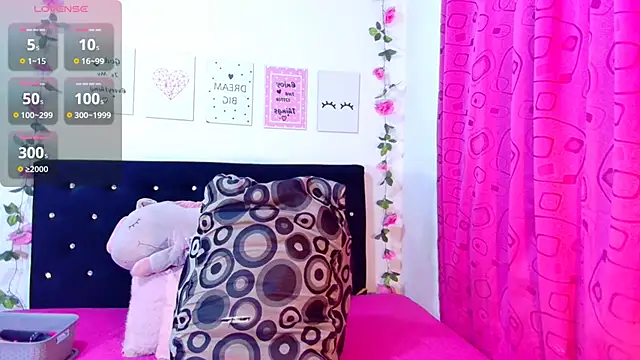 Snapshot of CiaraEbony chatting on 01-10-25, 11:11 CiaraEbony online show from 01-10-25, 11:11