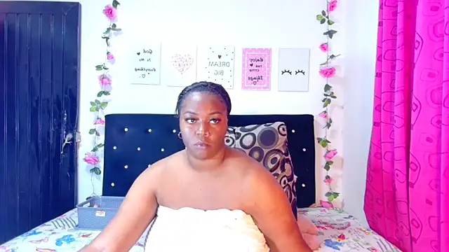 Snapshot of CiaraEbony chatting on 01-19-25, 07:04 CiaraEbony online show from 01-19-25, 07:04