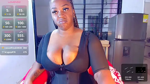 Snapshot of CiaraEbony chatting on 03-16-25, 03:17 CiaraEbony online show from 03-16-25, 03:17
