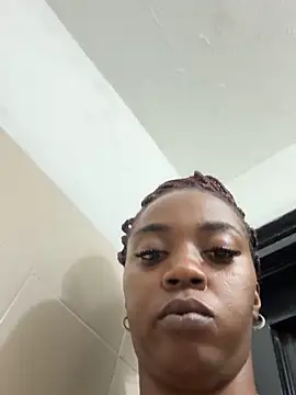 Snapshot of CiaraEbony chatting on 06-11-26, 11:58 CiaraEbony online show from 06-11-26, 11:58
