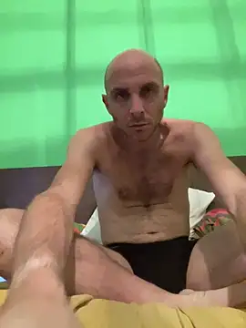 Snapshot of tubfunaske chatting on 10-28-25, 06:43 tubfunaske online show from 10-28-25, 06:43