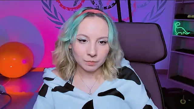Snapshot of JasmineMilko chatting on 01-04-25, 11:11 JasmineMilko online show from 01-04-25, 11:11