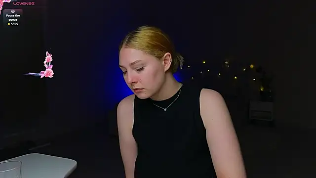 Snapshot of Catherine_River chatting on 05-02-26, 06:02 Catherine River online show from 05-02-26, 06:02