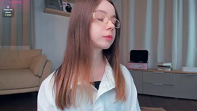 Snapshot of DominikaElis chatting on 04-30-26, 08:57 DominikaElis online show from 04-30-26, 08:57