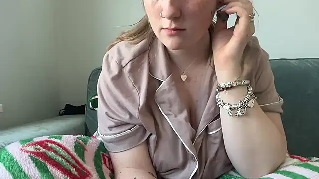 Snapshot of lilsbabyxo chatting on 06-09-26, 04:18 lilsbabyxo online show from 06-09-26, 04:18