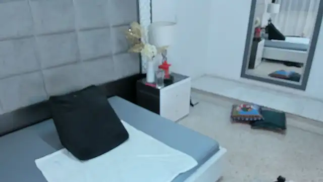 OliviaBurning online show from 12-19-25, 01:56