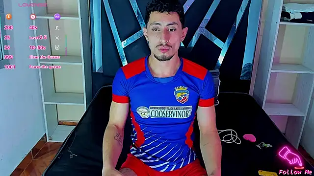 Piggy Eddy online show from 09-30-25, 03:22