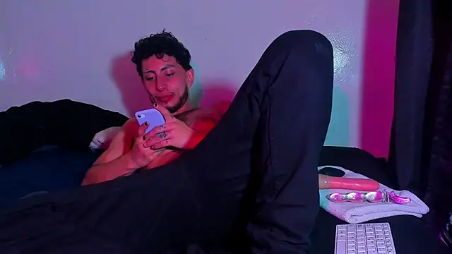 Piggy Eddy online show from 03-05-26, 03:35