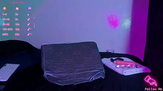 Piggy Eddy online show from 03-06-26, 10:56