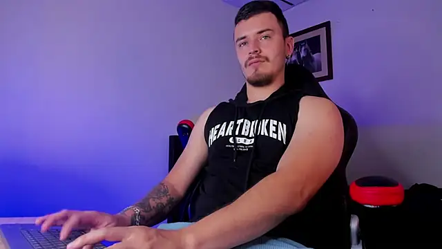 james connor2 online show from 01-07-25, 06:24