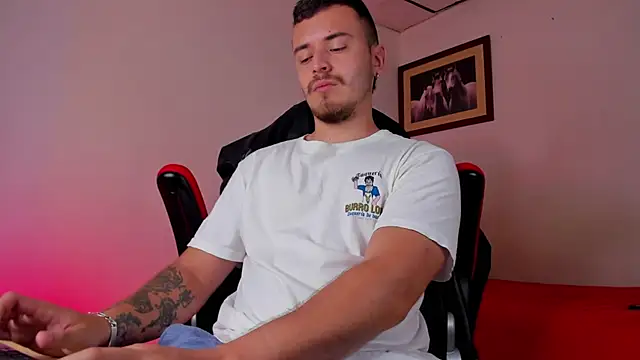 james connor2 online show from 02-07-25, 07:06