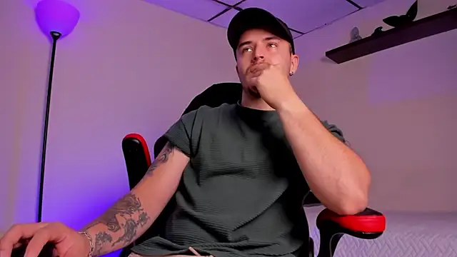 james connor2 online show from 11-10-25, 06:40