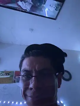 Snapshot of latino1986 chatting on 01-30-25, 12:59 latino1986 online show from 01-30-25, 12:59