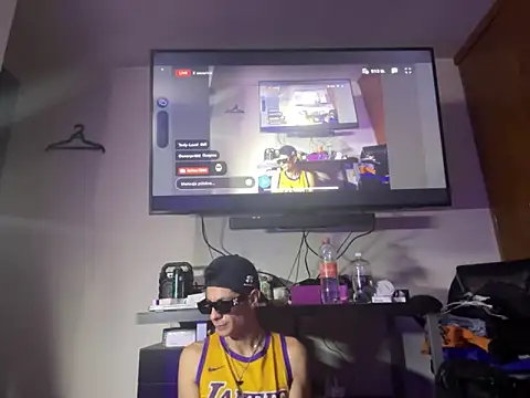 Snapshot of latino1986 chatting on 03-01-25, 03:32 latino1986 online show from 03-01-25, 03:32