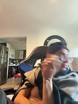 Snapshot of latino1986 chatting on 03-03-25, 02:26 latino1986 online show from 03-03-25, 02:26