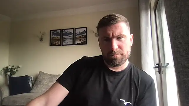 MarriedManBigCock online show from 04-08-26, 01:00