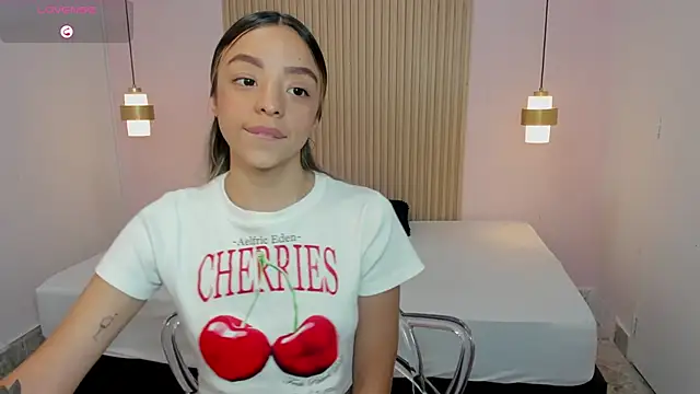 AliceRoss0 online show from 04-13-26, 09:42