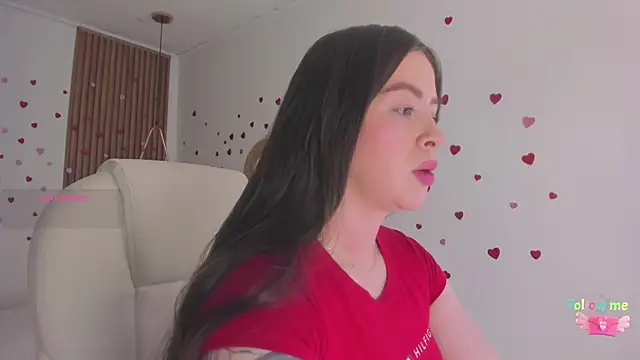 Snapshot of TiffanyWright chatting on 02-15-26, 01:09 TiffanyWright online show from 02-15-26, 01:09