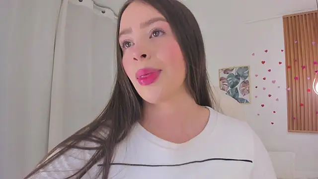 Snapshot of TiffanyWright chatting on 02-19-26, 01:18 TiffanyWright online show from 02-19-26, 01:18