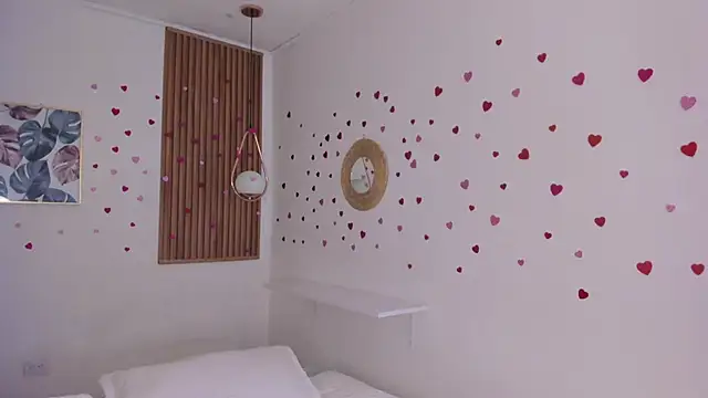 Snapshot of TiffanyWright chatting on 02-20-26, 01:33 TiffanyWright online show from 02-20-26, 01:33