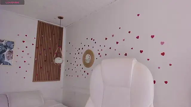 Snapshot of TiffanyWright chatting on 02-21-26, 01:23 TiffanyWright online show from 02-21-26, 01:23