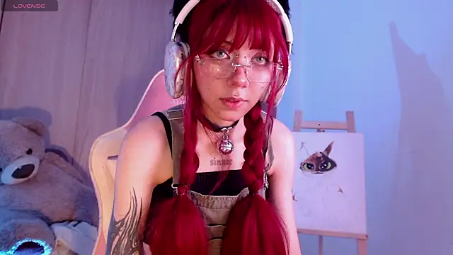 Alicedangerrr online show from 10-17-25, 04:59