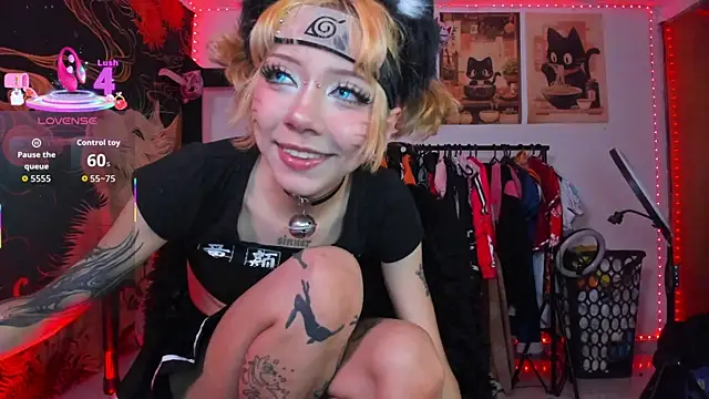Snapshot of Alicedangerrr chatting on 07-08-26, 02:38 Alicedangerrr online show from 07-08-26, 02:38