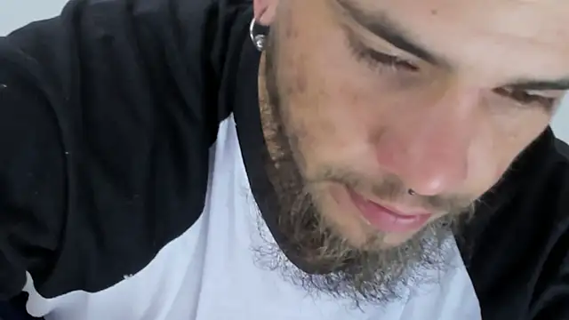 Beard xox online show from 10-24-25, 09:11