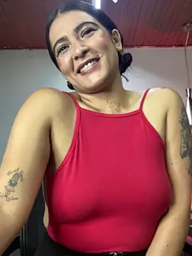 Snapshot of Cleopatracute_ chatting on 02-07-25, 01:53 Cleopatracute online show from 02-07-25, 01:53