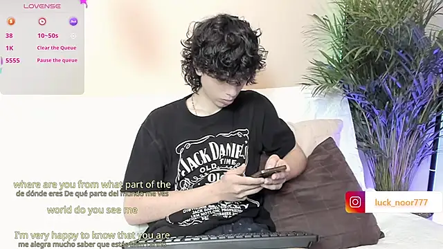 Snapshot of luck_noor7 chatting on 12-05-24, 05:17 luck noor7 online show from 12-05-24, 05:17