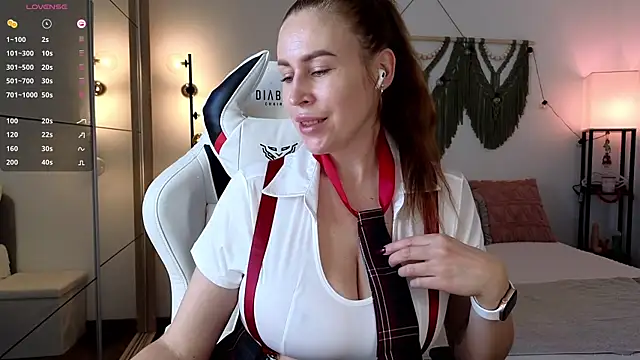 AliceMYs online show from 10-28-25, 10:19