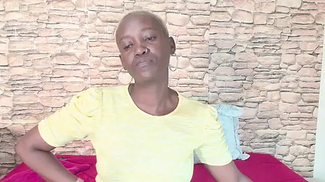 Snapshot of EbonyOlive69 chatting on 10-31-25, 05:25 EbonyOlive69 online show from 10-31-25, 05:25