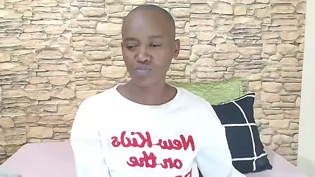 Snapshot of EbonyOlive69 chatting on 06-12-26, 05:23 EbonyOlive69 online show from 06-12-26, 05:23