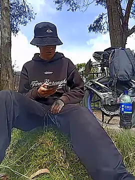 Cuervo maniaco online show from 12-18-25, 04:35