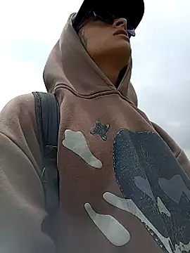 Cuervo maniaco online show from 03-25-26, 04:57