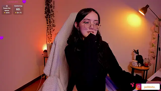 suzumi   online show from 10-29-25, 06:26