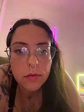 Mizztikaa online show from 02-04-26, 05:41