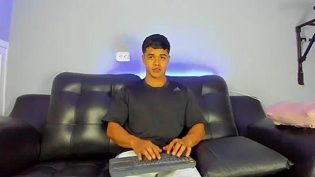 Rob saenz  online show from 03-10-25, 01:32