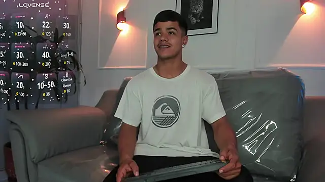 Rob saenz  online show from 12-04-25, 02:26