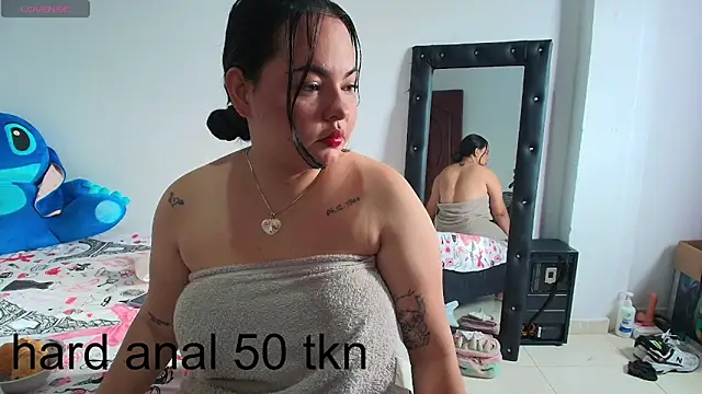 Snapshot of leoytessa_10 chatting on 09-19-25, 12:06 leoytessa 10 online show from 09-19-25, 12:06