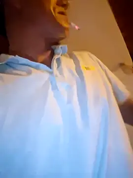 Snapshot of leoytessa_10 chatting on 10-15-25, 10:04 leoytessa 10 online show from 10-15-25, 10:04