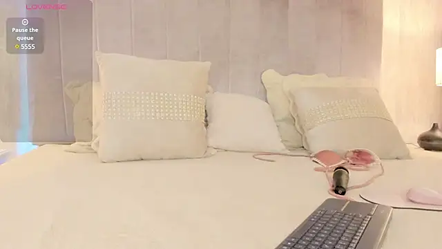 Snapshot of ashlyestone chatting on 03-01-25, 04:15 ashlyestone online show from 03-01-25, 04:15